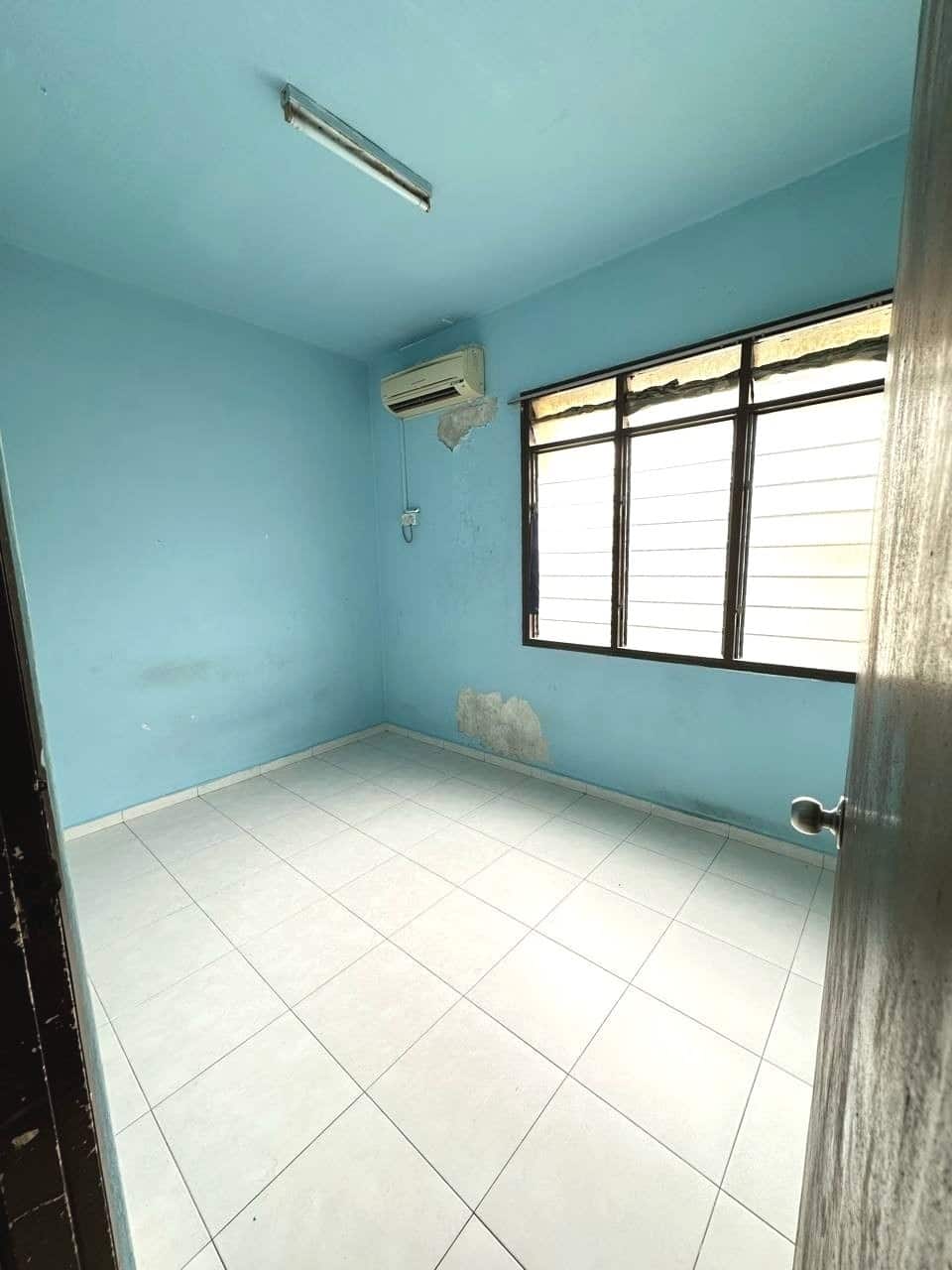 Low Cost Flat Taman Perling 5