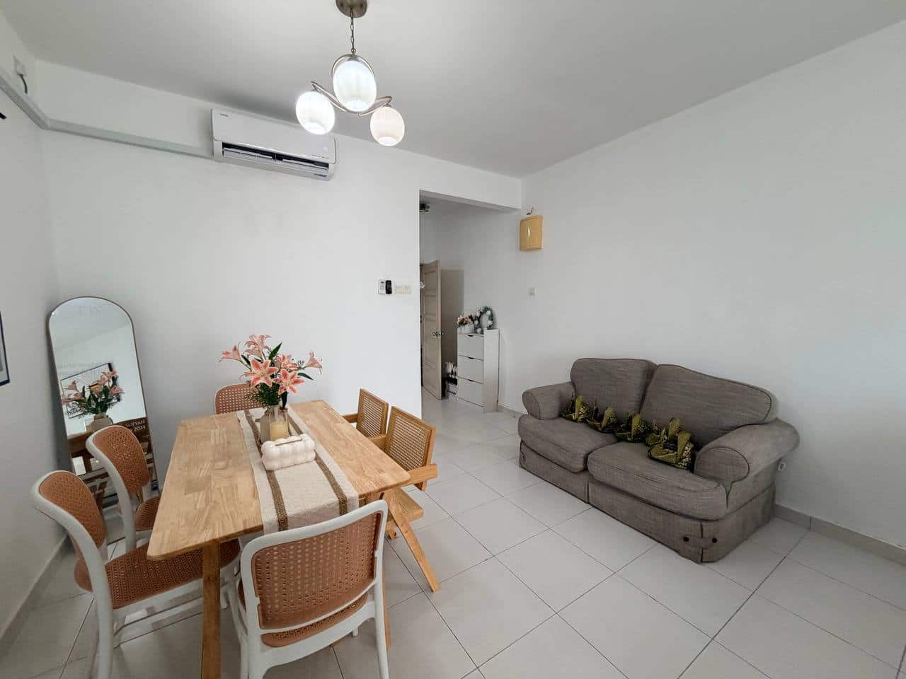 Apartment M Tiara Apartment Larkin 11