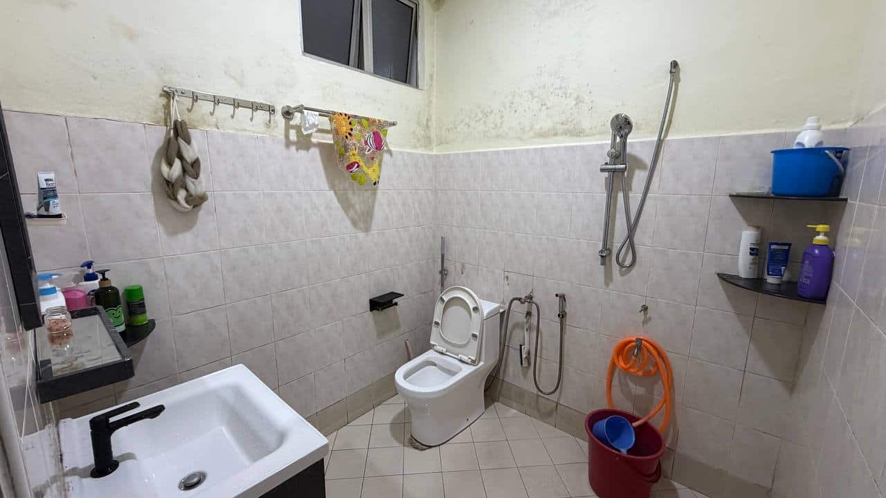 2-Storey Terrace Taman Pulai Utama 9