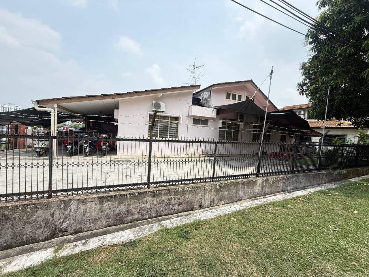 Single Storey Corner House Taman Pelangi 3