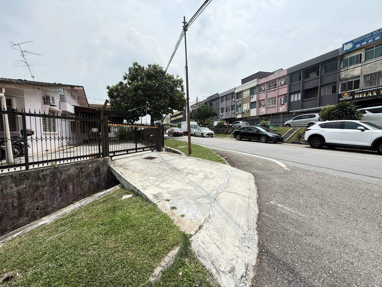 Single Storey Corner House Taman Pelangi 5