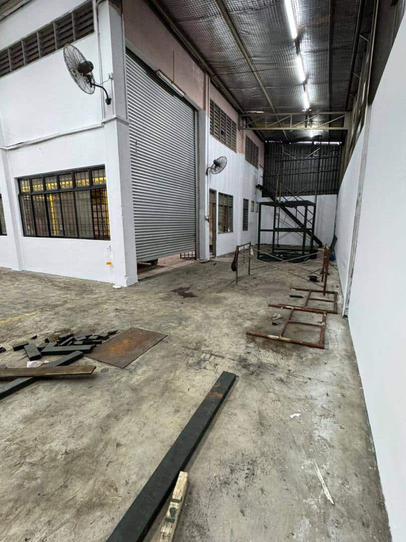 Semi-D Factory Gelang Patah 4