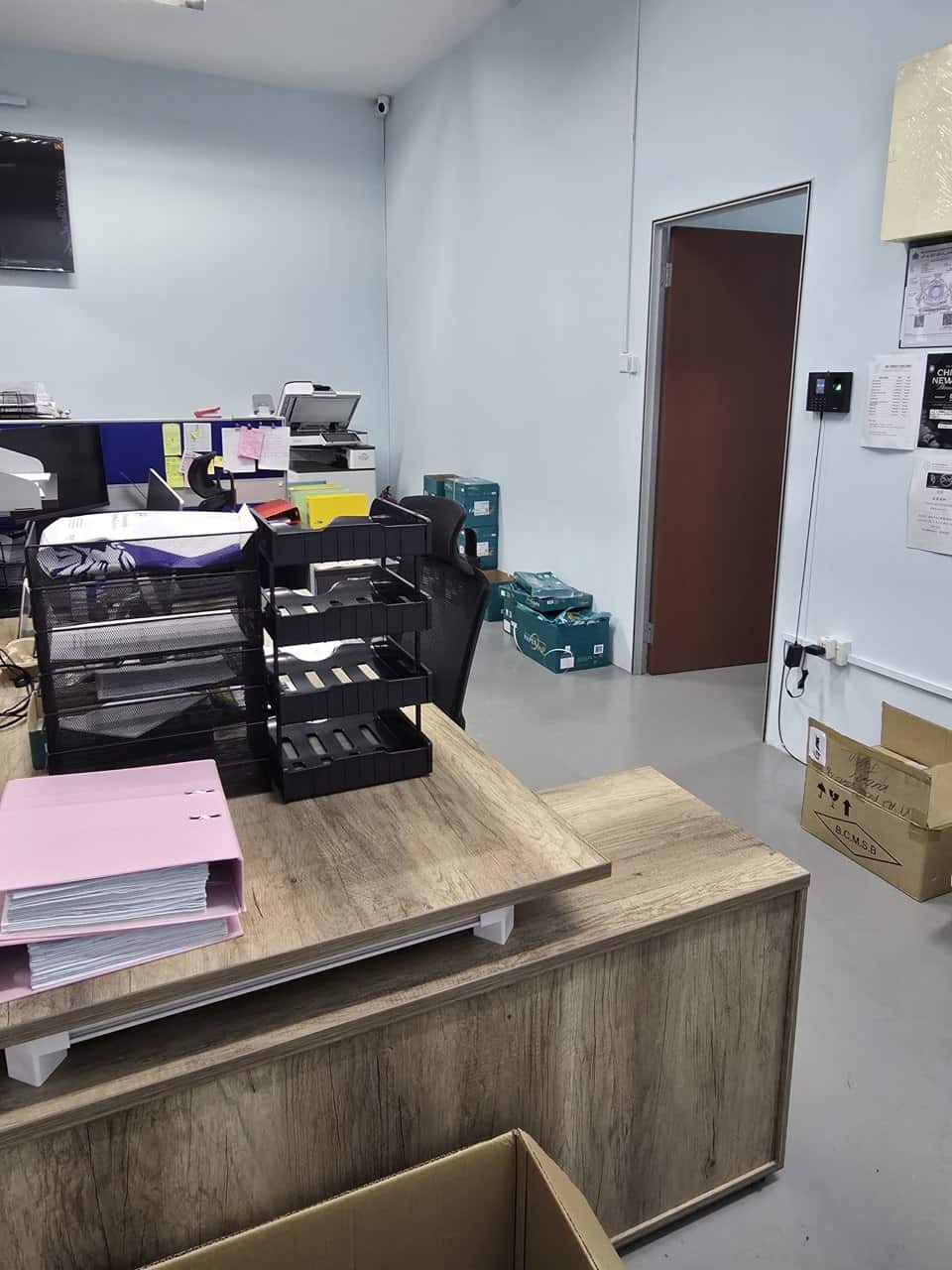 3-Storey Shoplot Larkin Town Centre 5