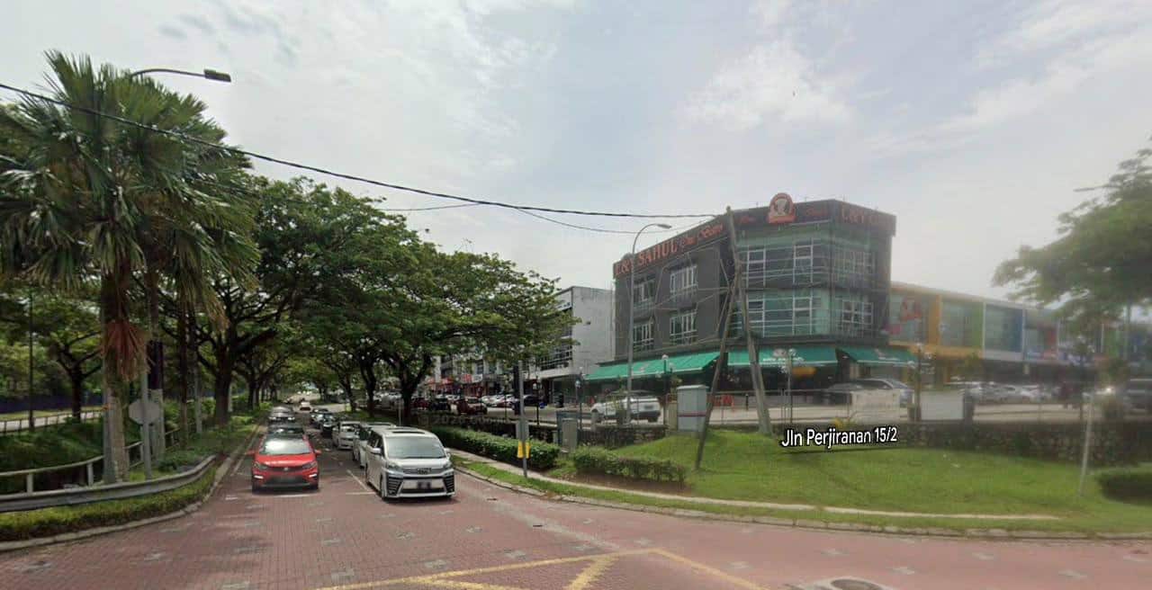 3-Storey Intermediate Shoplot Dato Onn 4