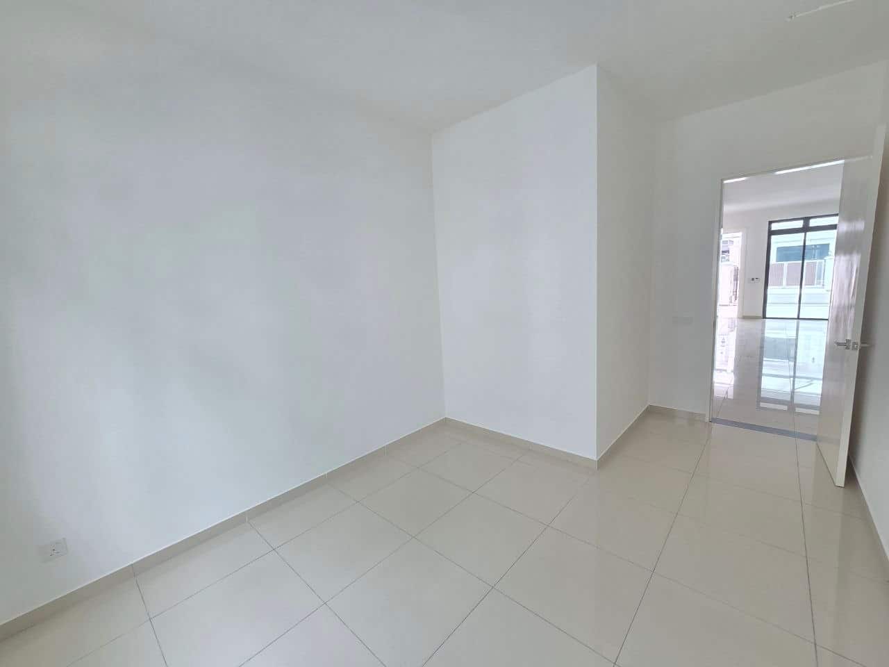 Double Storey Terrace House South Hills@Seri Alam 5