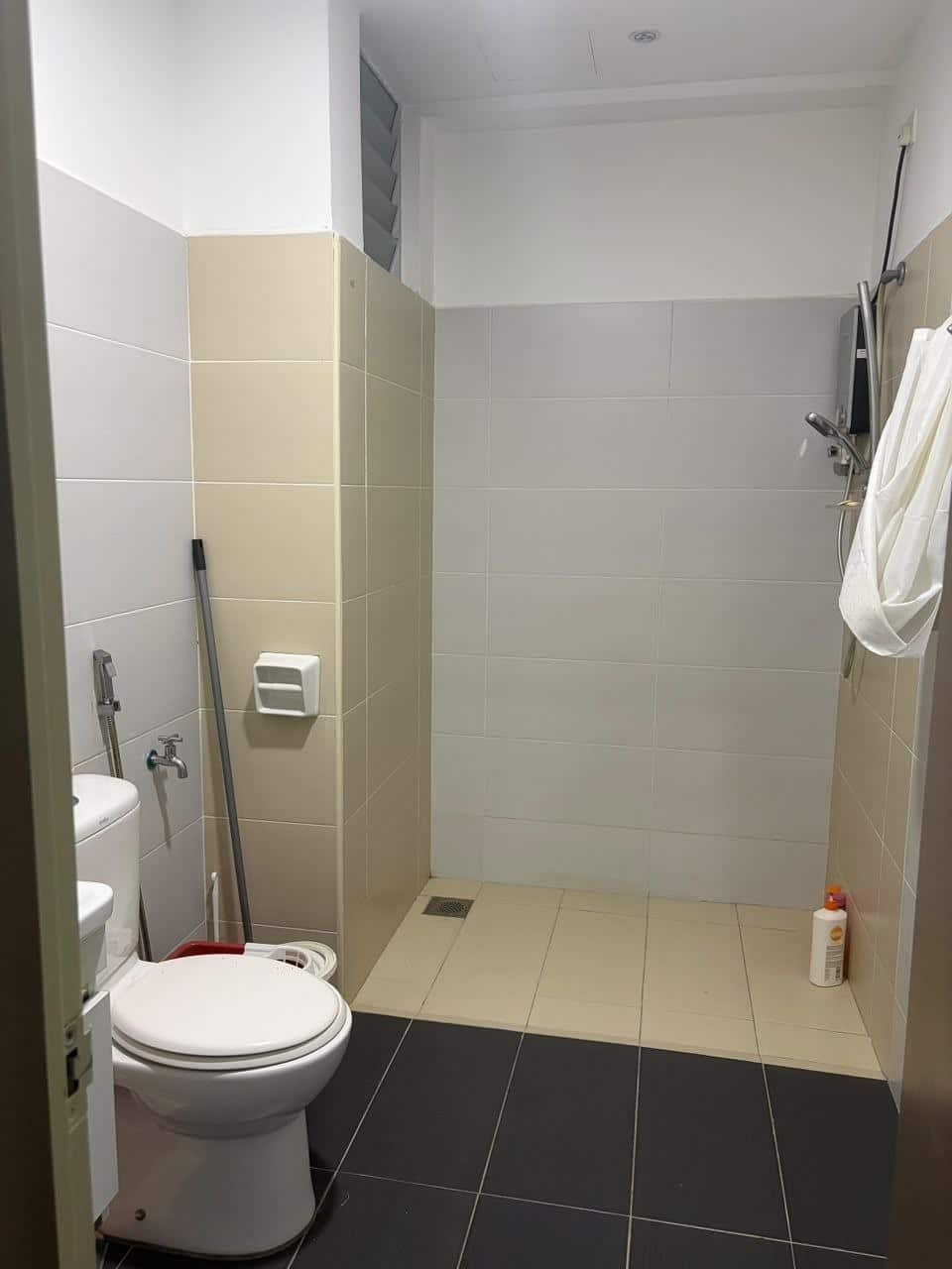 Service Apartment Akademik Suite @Austin Heights Mount Austin 7