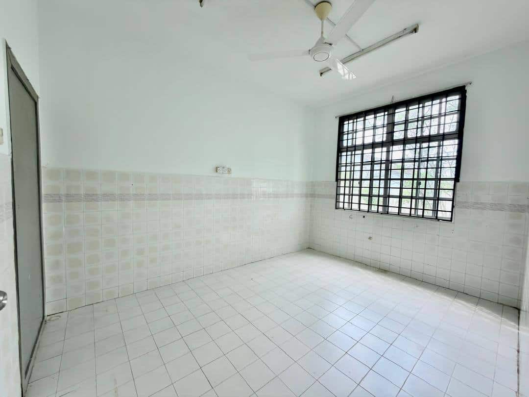 Double Storey Semi-D Corner Lot Taman Munsyi Ibrahim 7