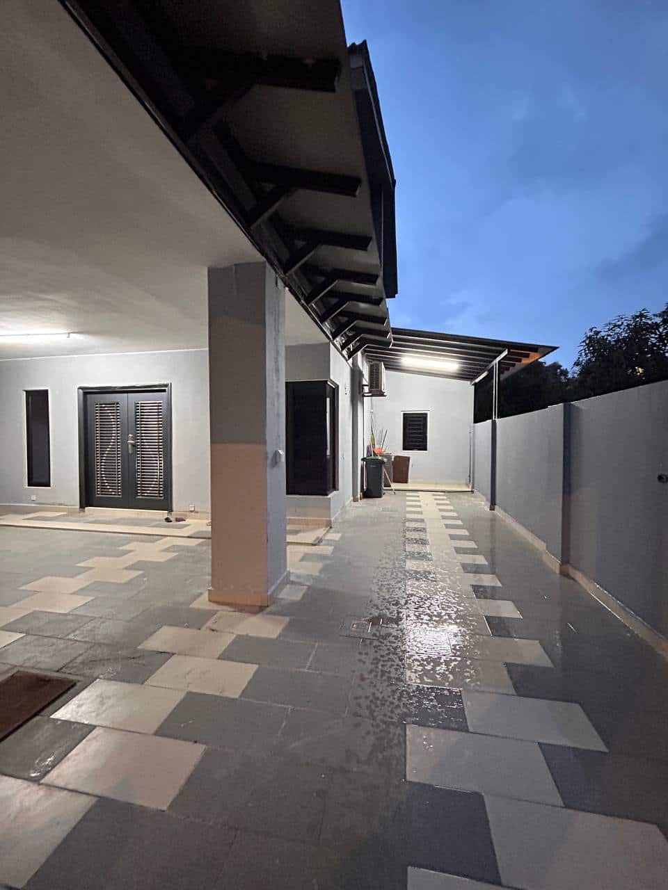 2-Storey End Lot Nusa Idaman 7