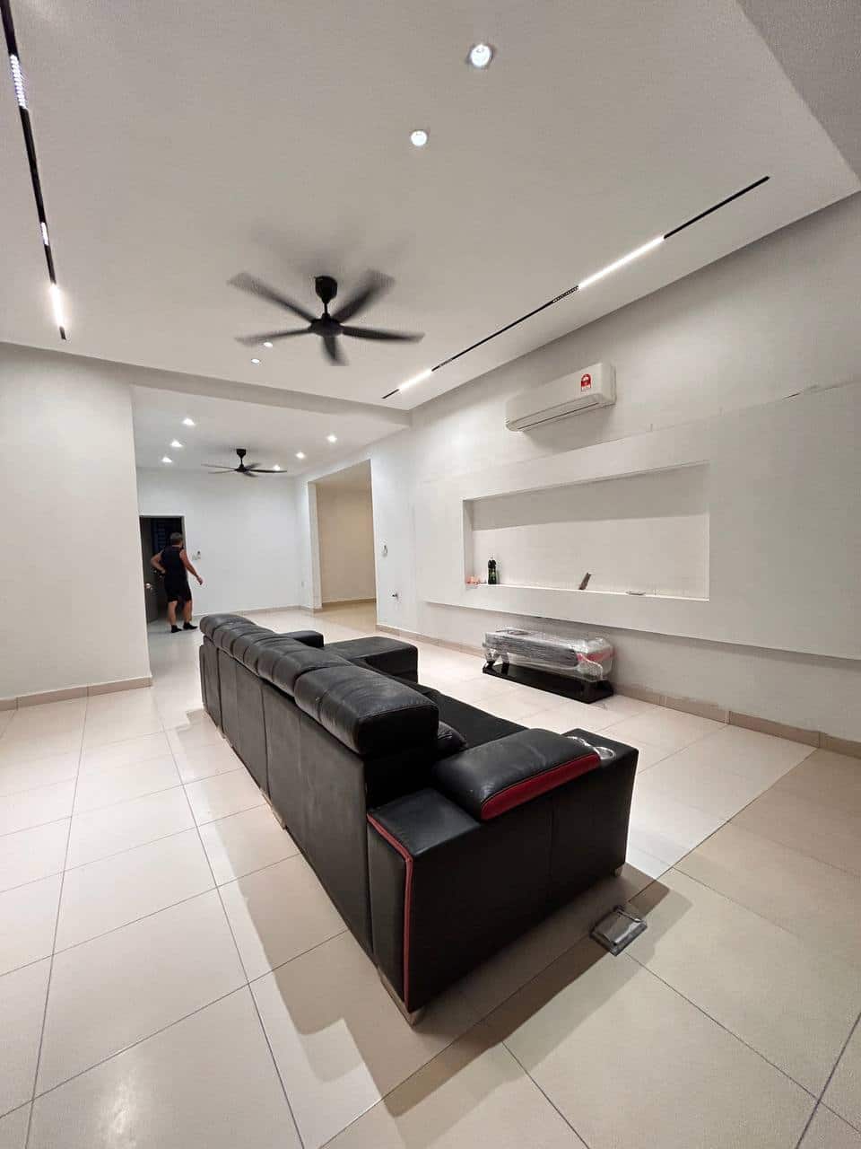 2-Storey End Lot Nusa Idaman 1