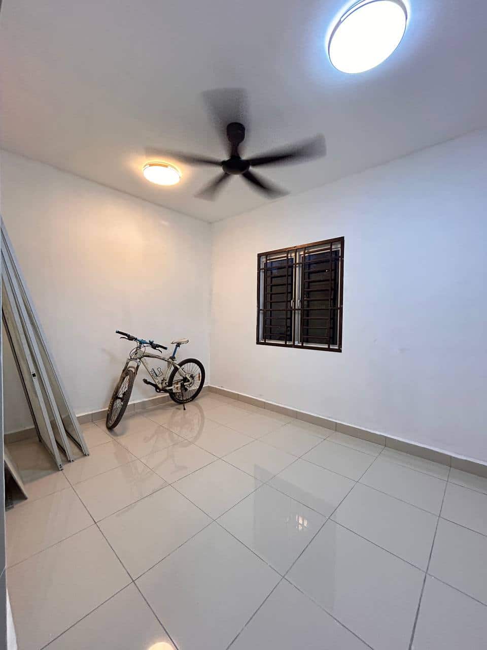 2-Storey End Lot Nusa Idaman 6