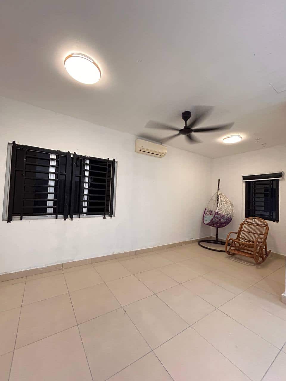 2-Storey End Lot Nusa Idaman 4