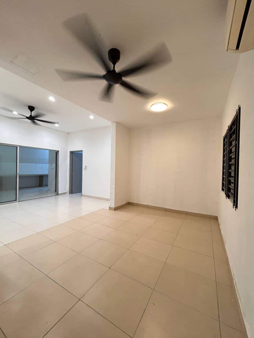 2-Storey End Lot Nusa Idaman 3