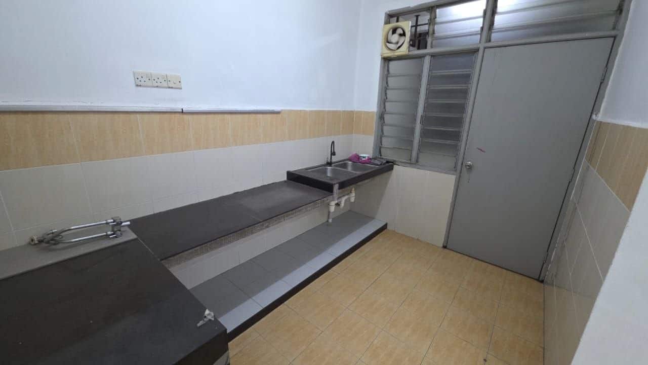 Single Storey Terrace House Pulai Indah 5
