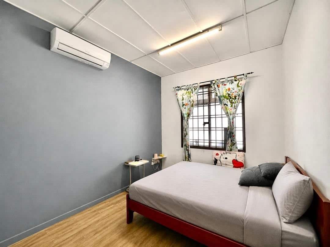 Single Storey Terrace Austin Residence 3