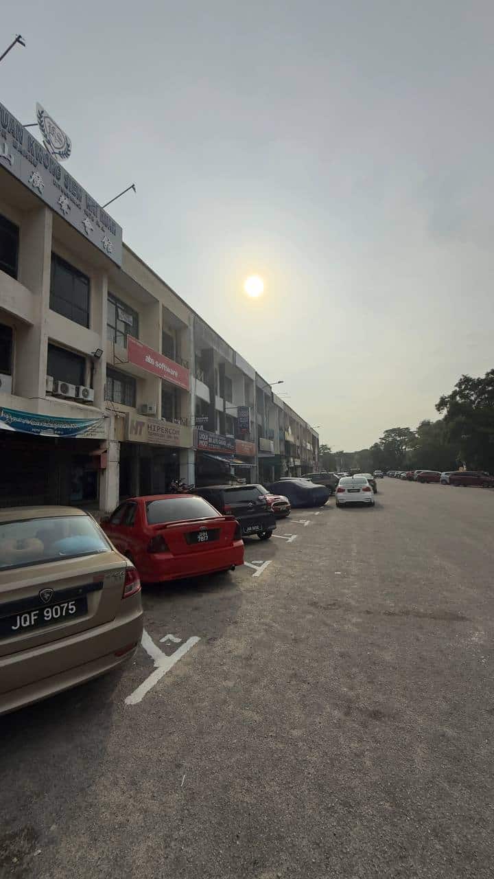 Triple Storey Shoplot Permas Jaya