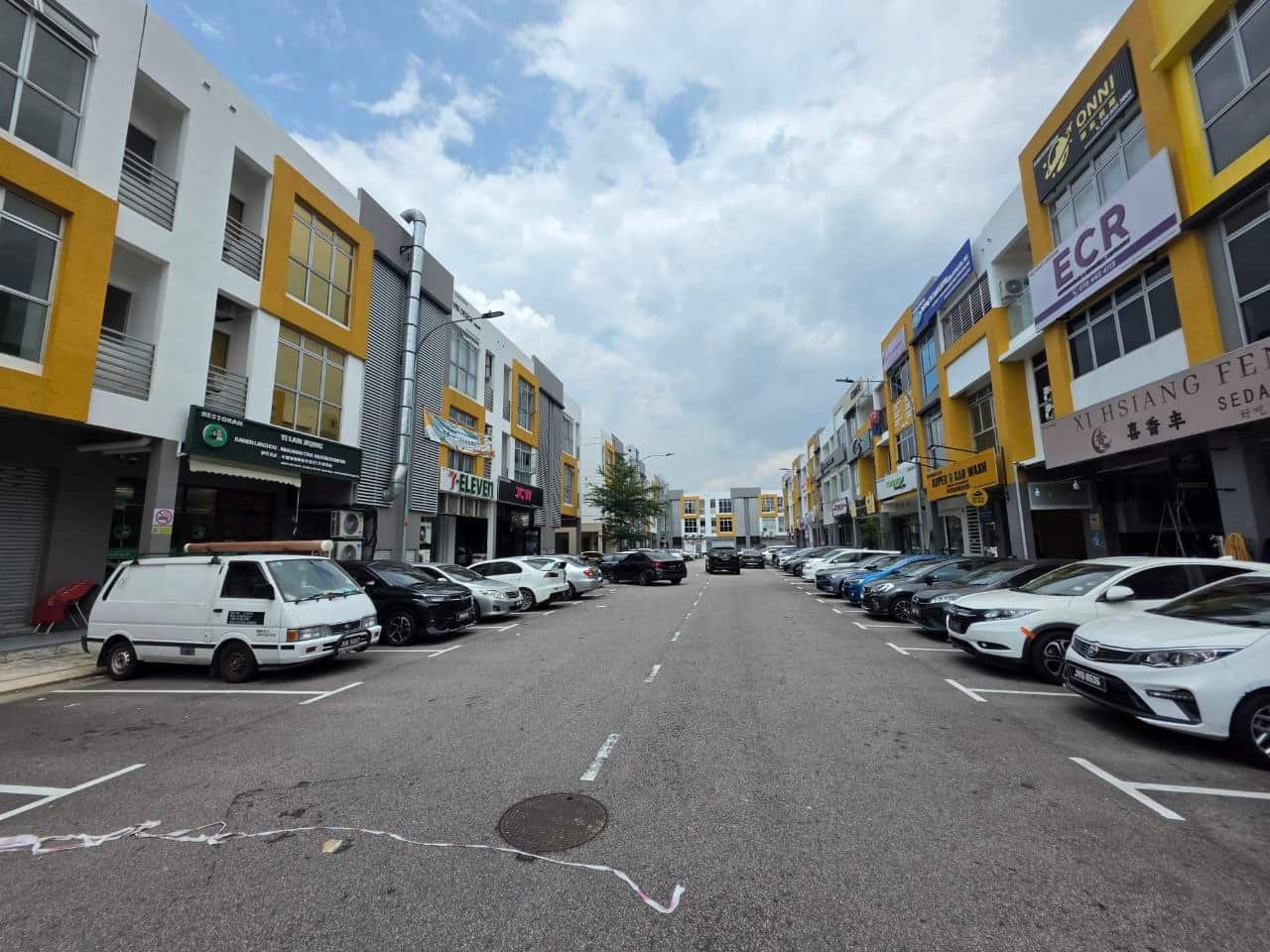 3-Storey Shoplot MolekHub @ Taman Molek 5