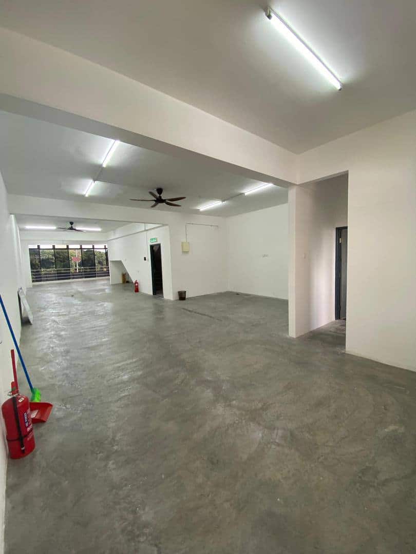 3 Storey shop Bandar Cemerlang 2