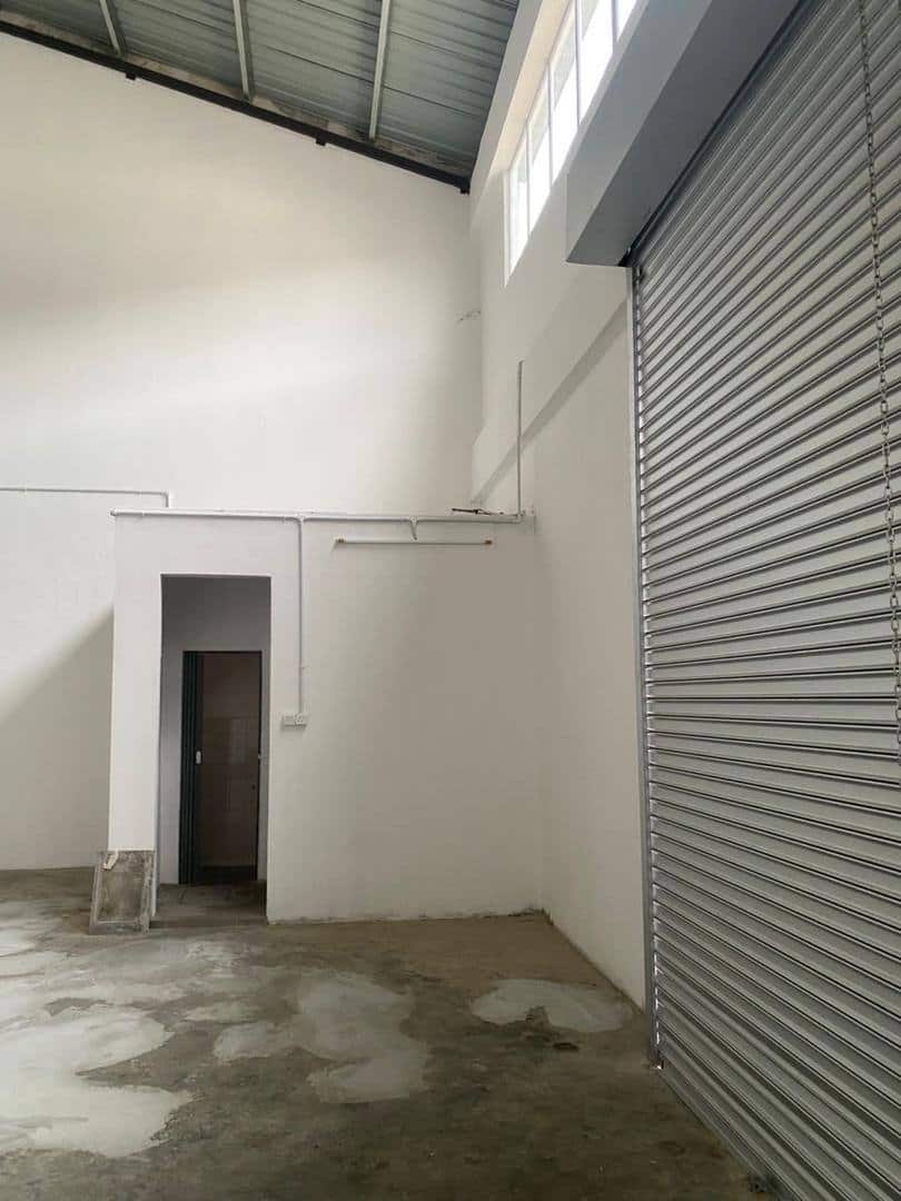 1.5 Storey Factory Corner Lot Jalan Timur 4 3