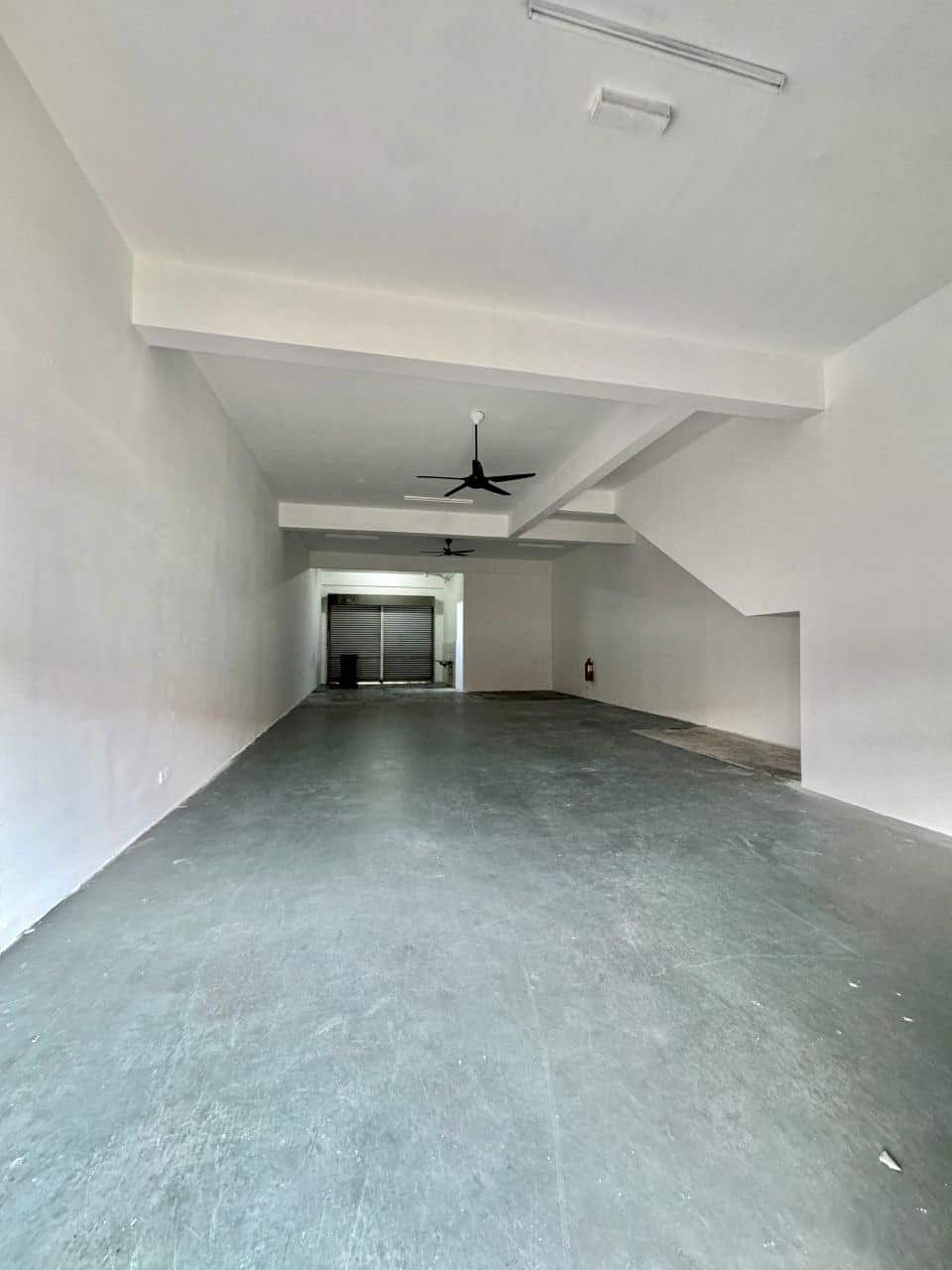 Single Storey Intermediate Shop Kiambang 2