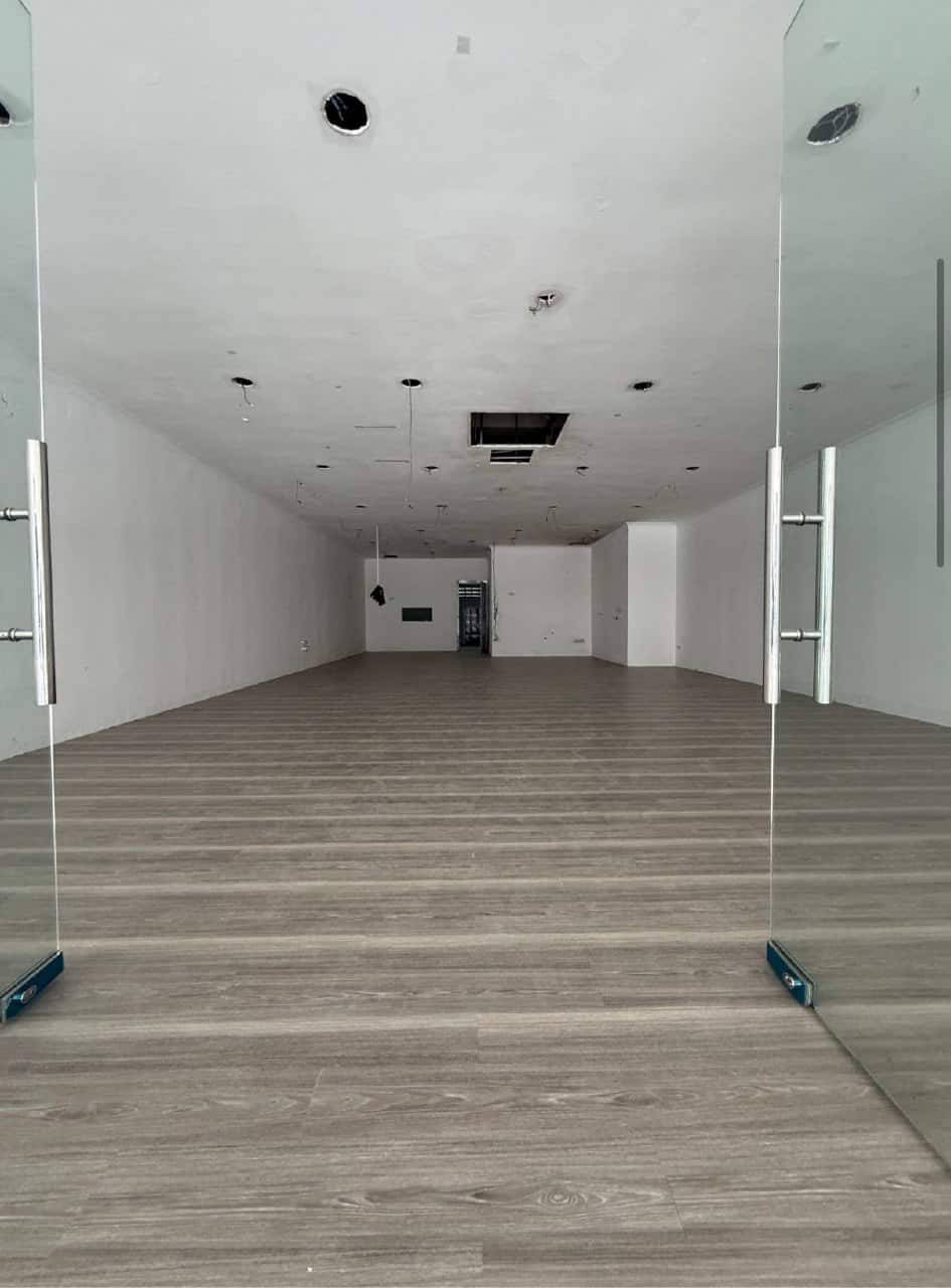 3 storey Shoplot Taman Molek