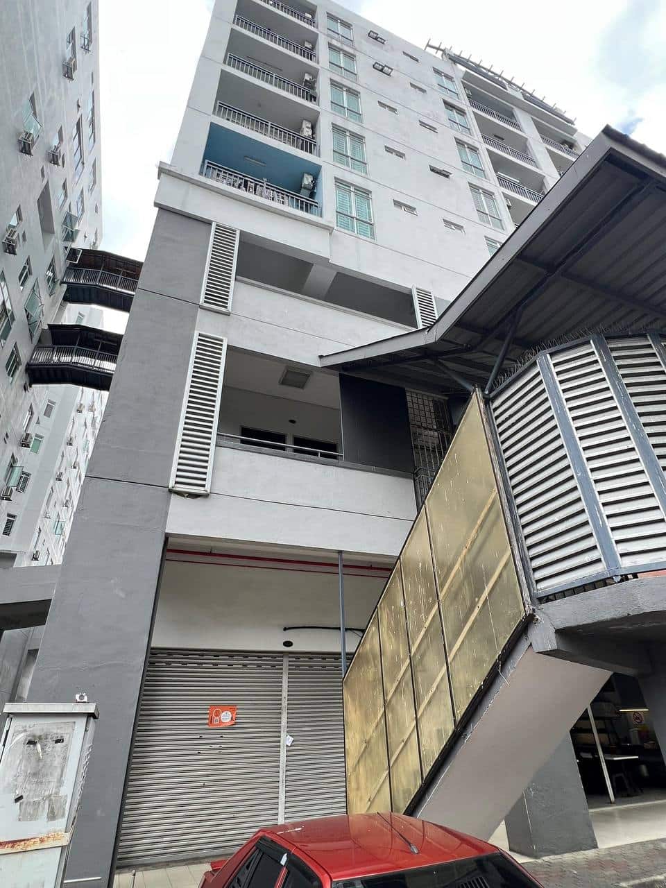 Shop Tebrau 4