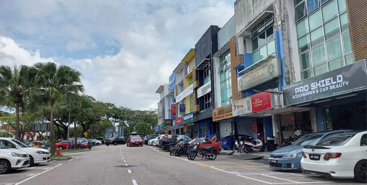 3-Storey Shoplot Bandar Dato onn