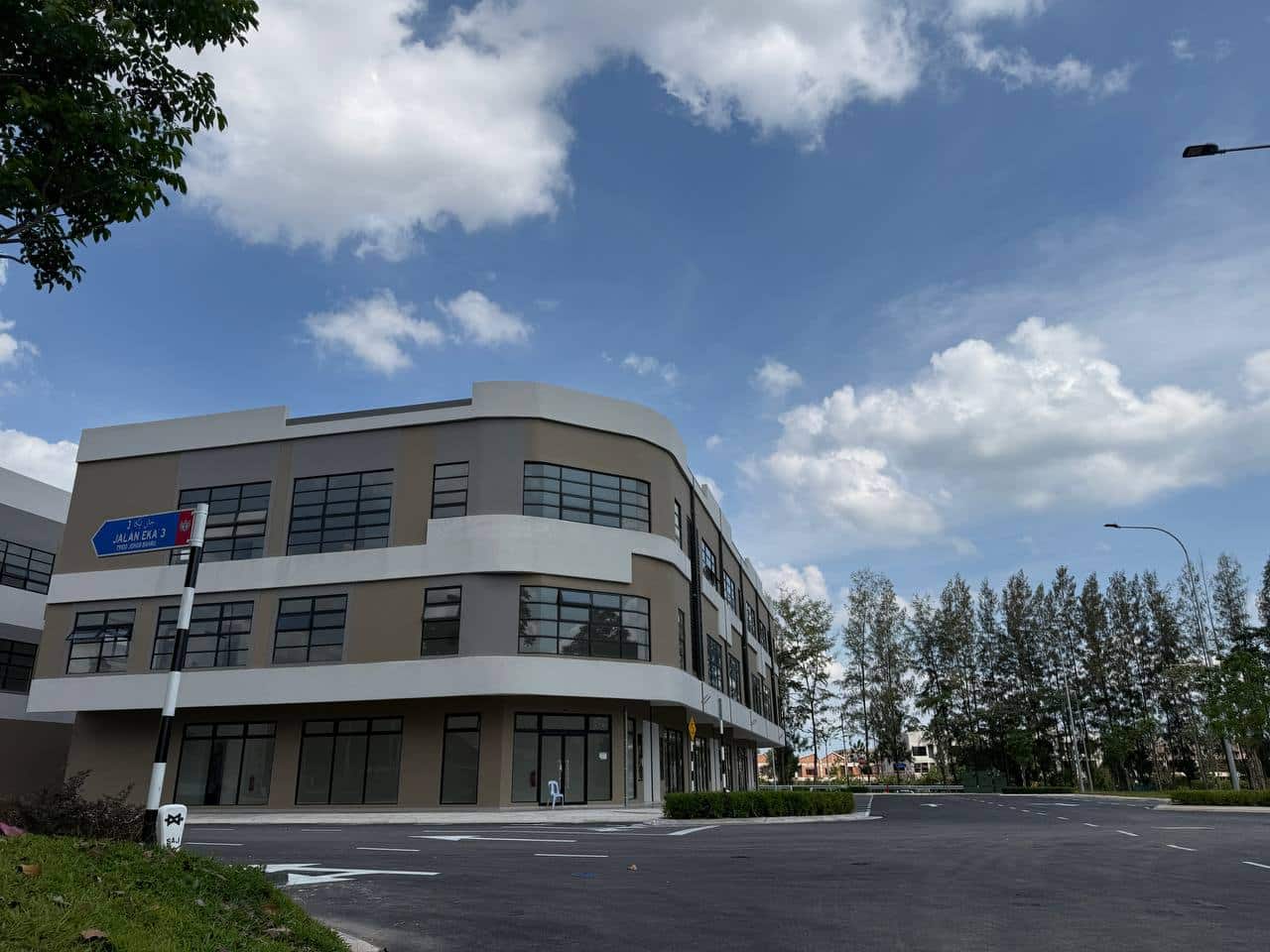 2 Storey Shoplot Horizon Square