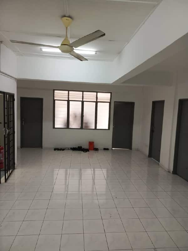 3rd Floor @ 4 Storey Shoplot Jalan Kemunting 2