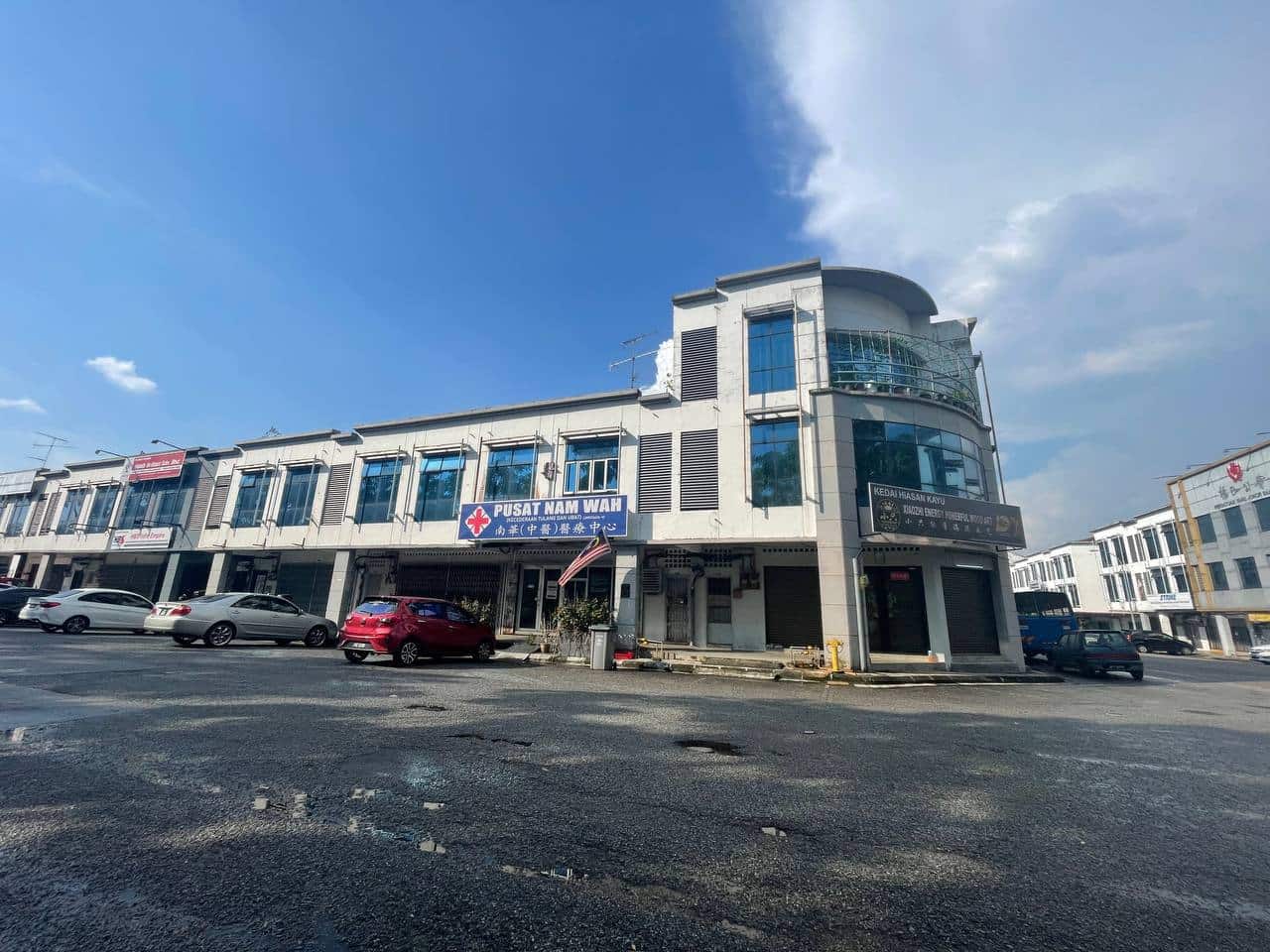 3.5 Storey Shoplot Lagenda Putra