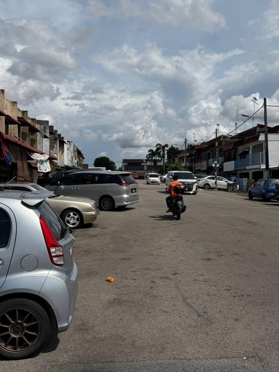 Double Storey shop lot Senai Utama 11