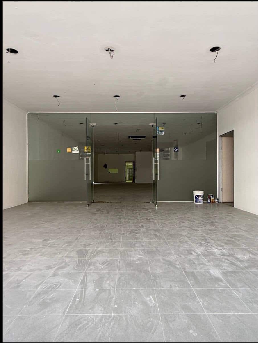 Groundfloor Shoplot Molek