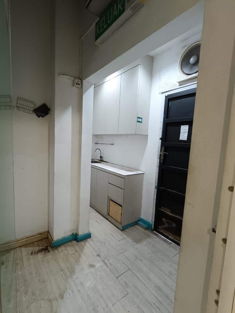 3 shoplot GROUND AND FIRST FLOOR Jalan Molek 3/x 7