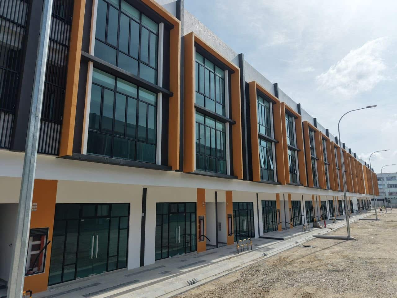 4 Storey Corner New Shoplot Permas Jaya 4