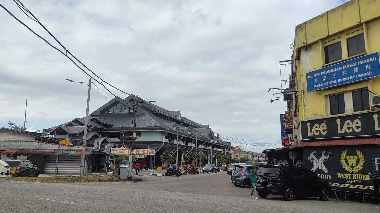 3 Storey Corner Adjoining Commercial Shoplot Taman Bunga Raya Masai 3