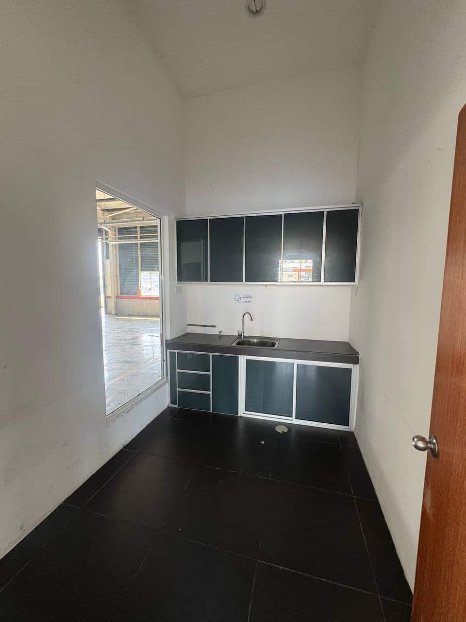 Shoplot Sri Plentong 7