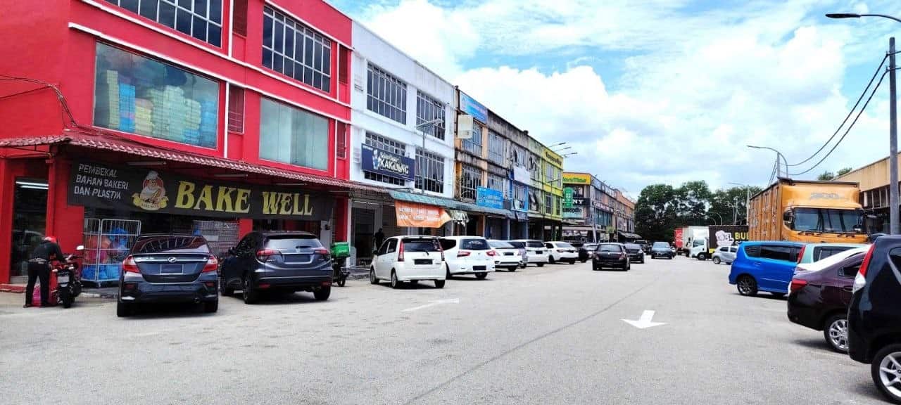 3 Storey Shop-lot Intermediate Unit Taman Bukit Dahlia Pasir Gudang 1