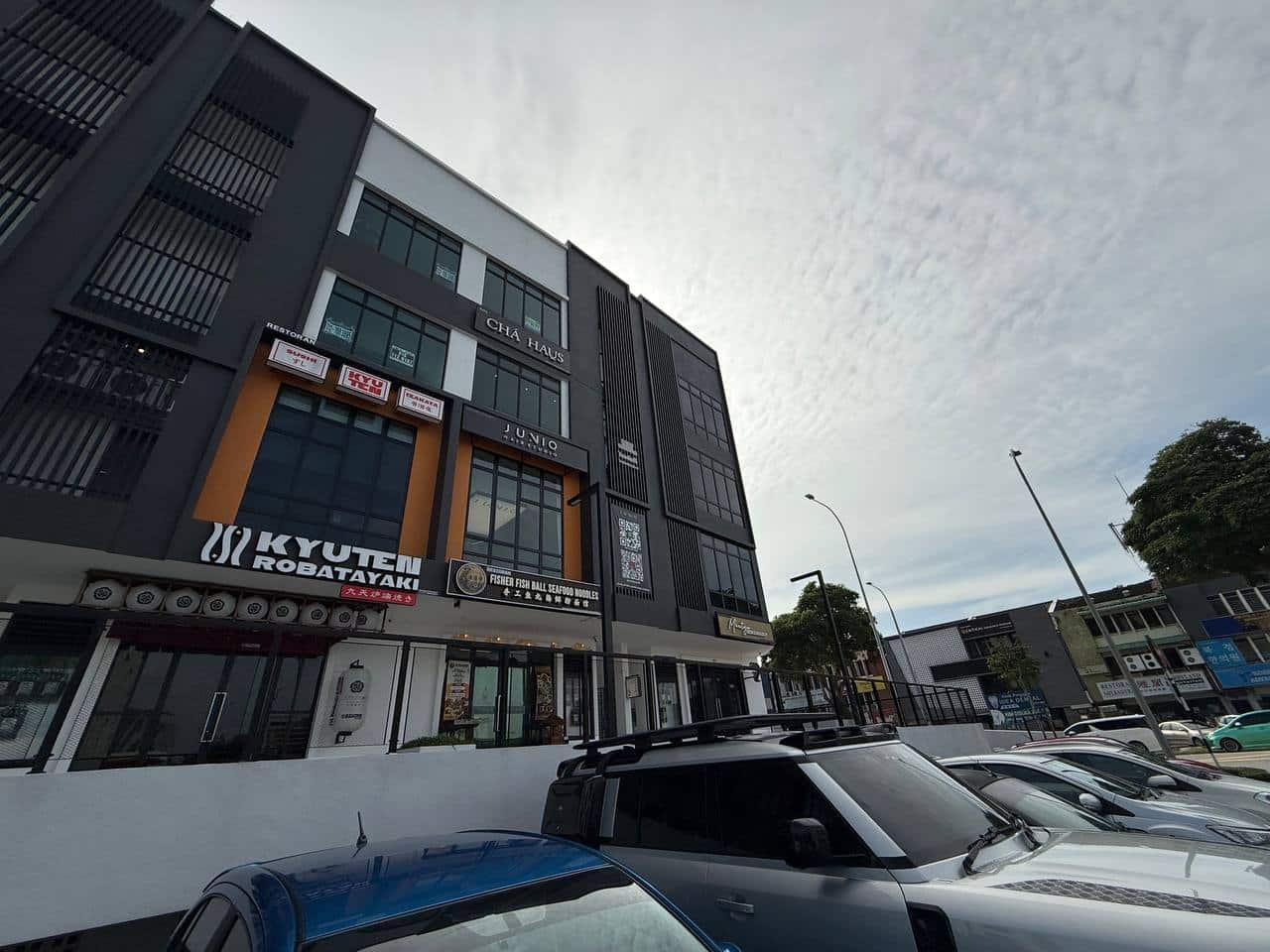 4-Storey Shop lot Pelangi Avenue 3