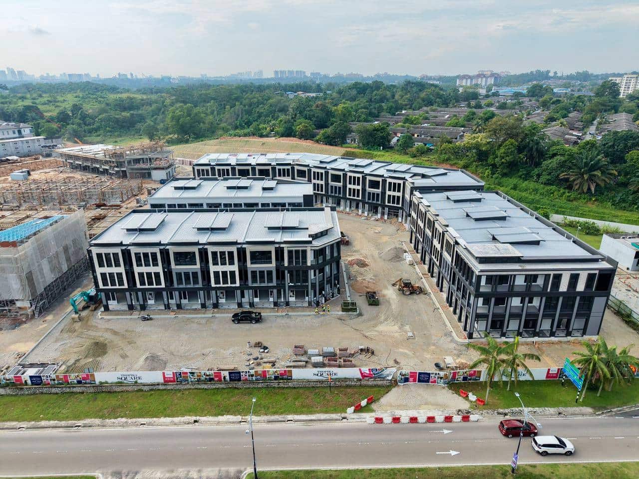 3-Storey Shop lot Setia Tropika
