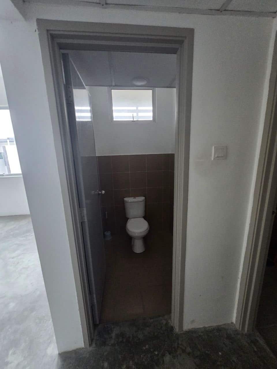 Three Storey Shop - Intermediate Jalan Adda 7 9