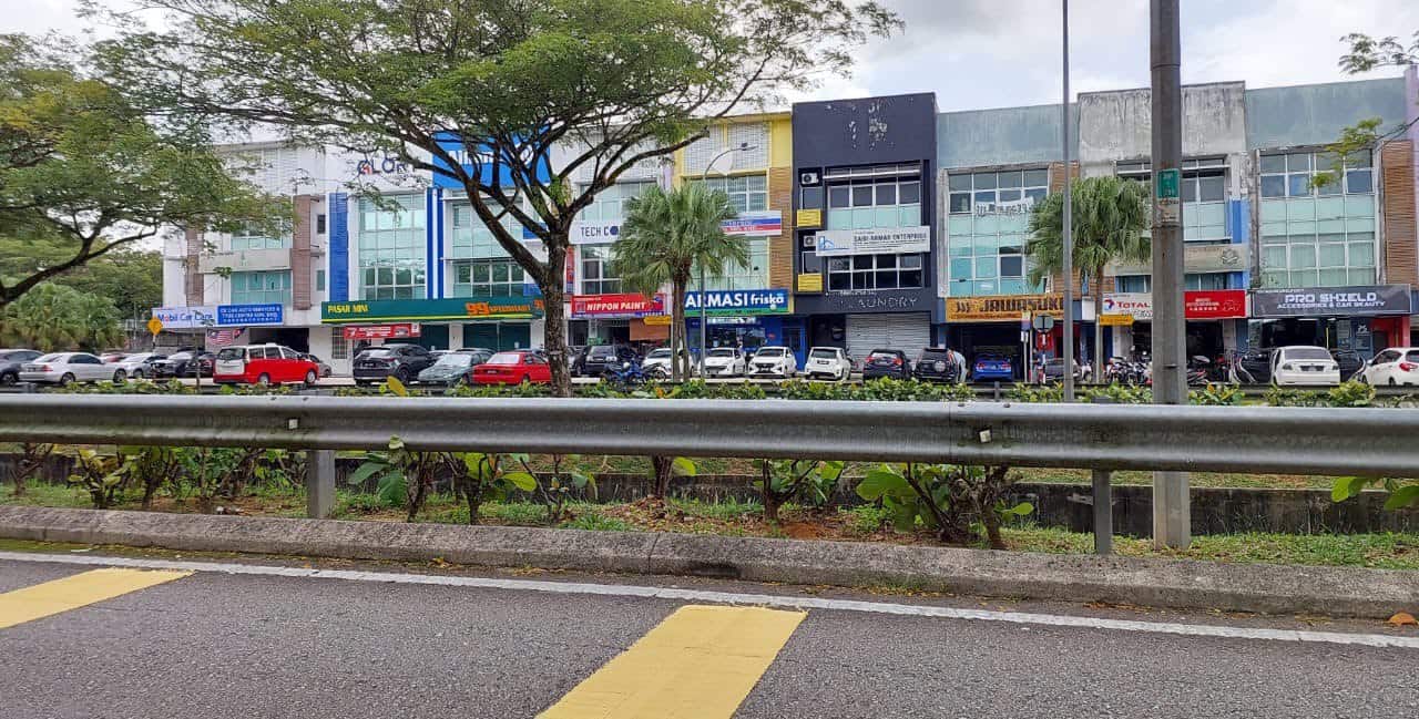 3-Storey Shoplot Bandar Dato onn