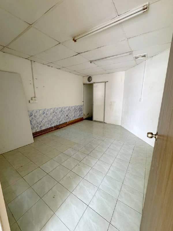 Half shop lot Johor Jaya 2