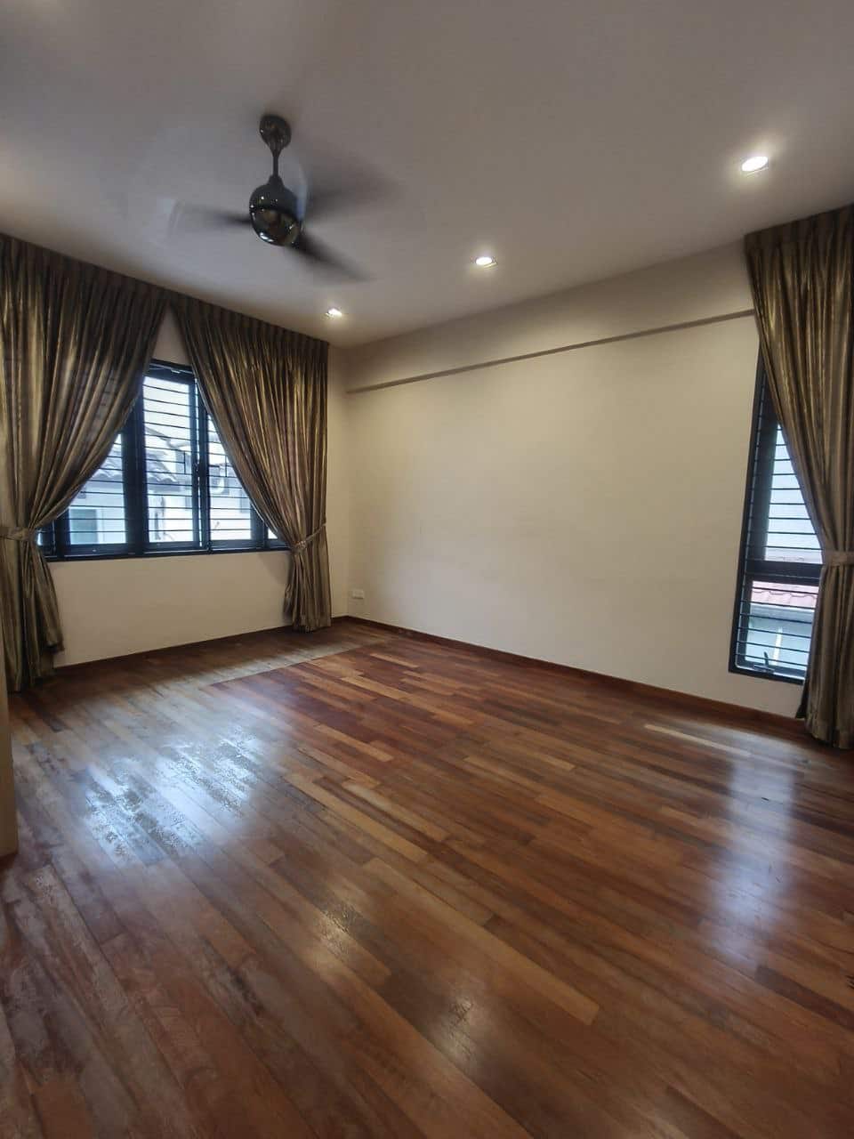 Double Storey Bungalow Taman Sri Tebrau 3