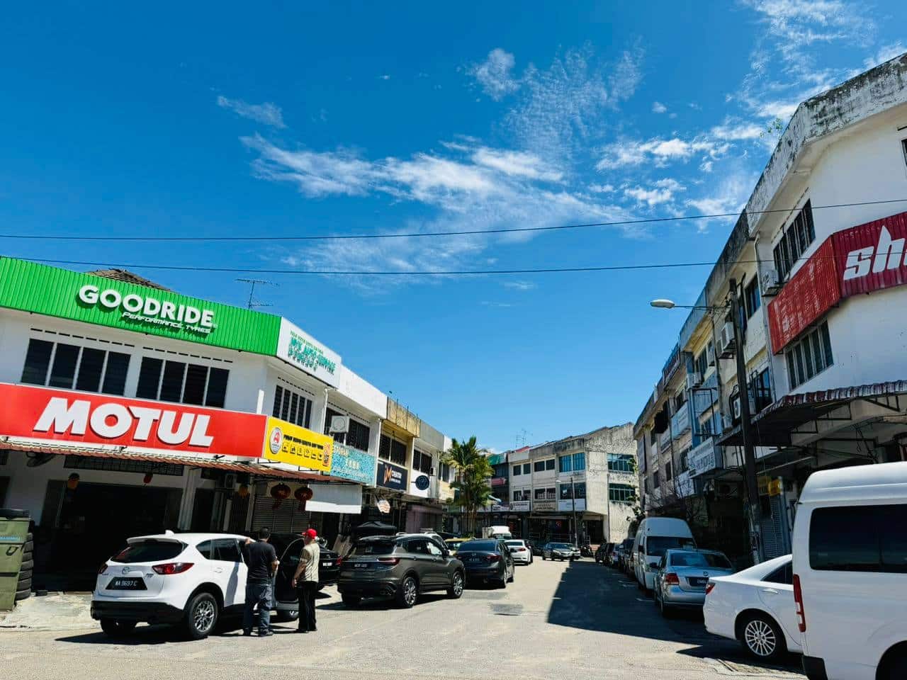 3-Storey Shop House Jalan Ros Merah 2/5 2