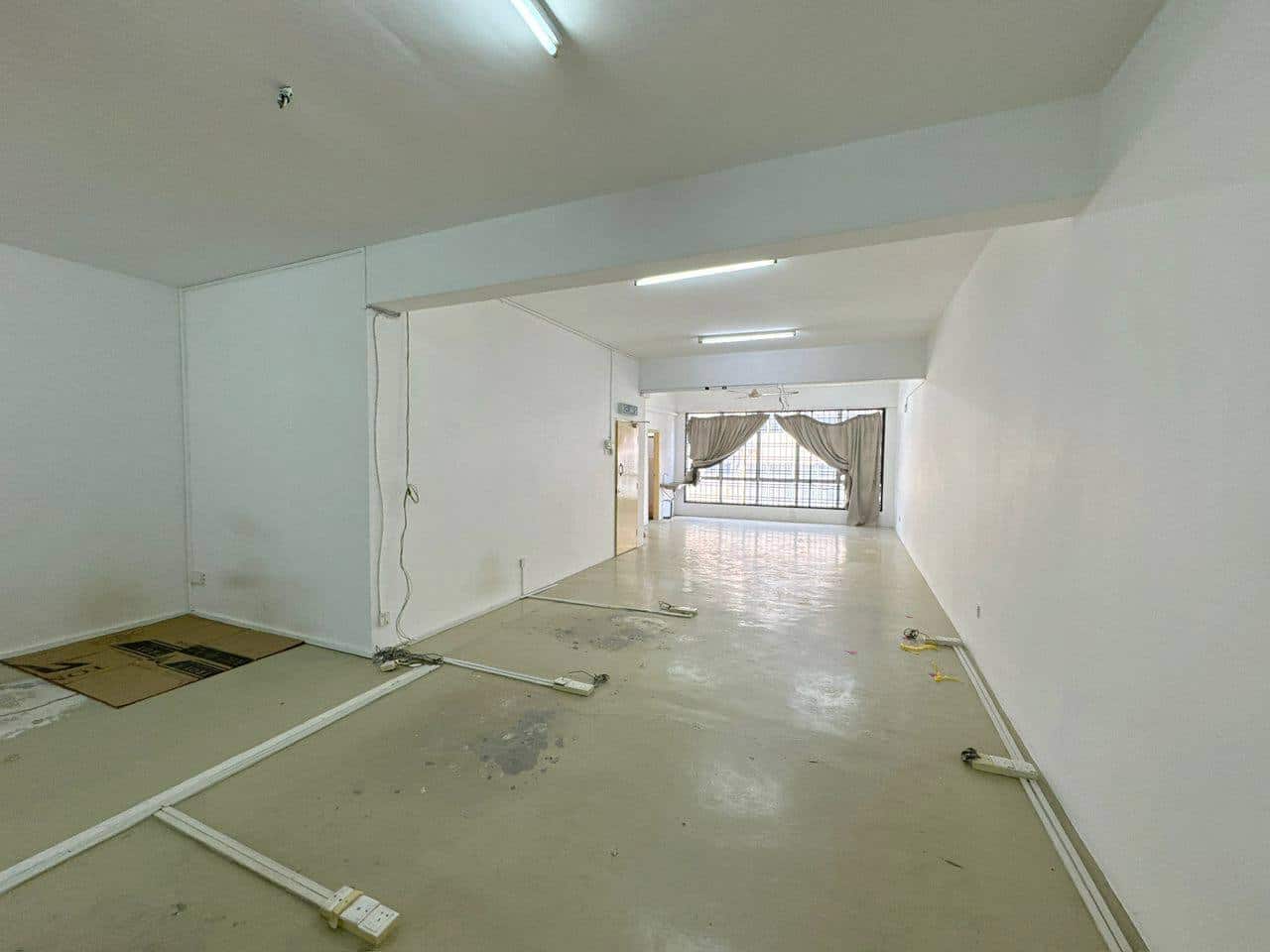 Shoplot Taman Austin Perdana