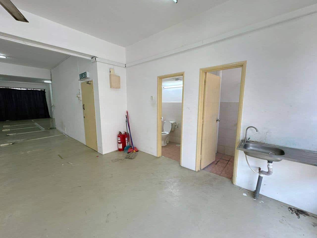 Shoplot Taman Austin Perdana 5