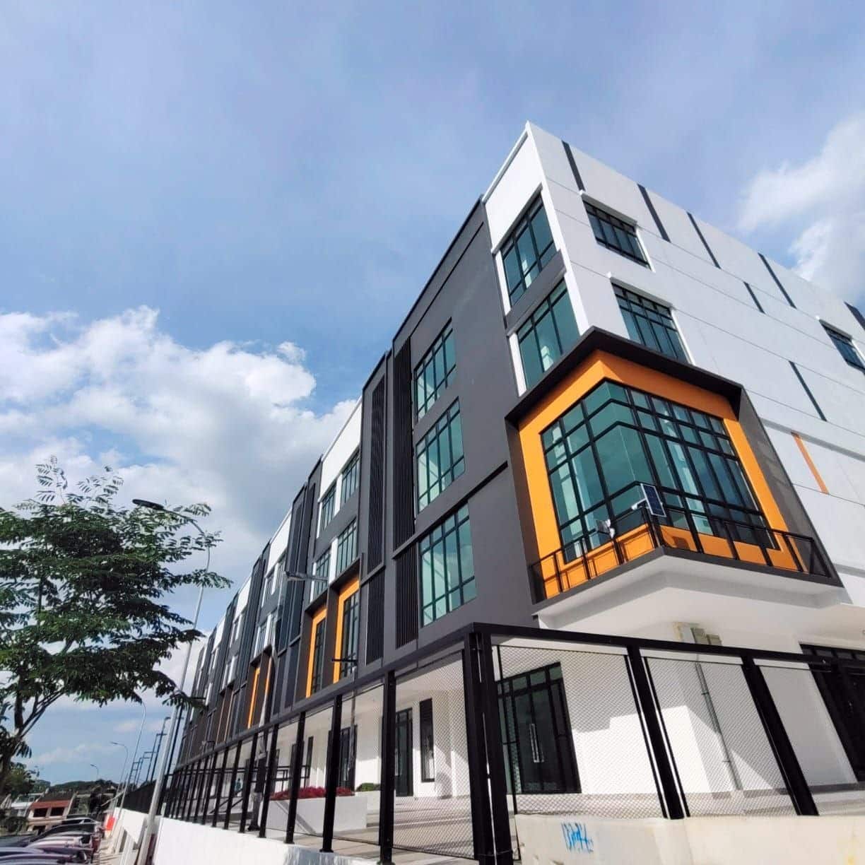 4 Storey Shoplot with lift Pelangi Avenue 2