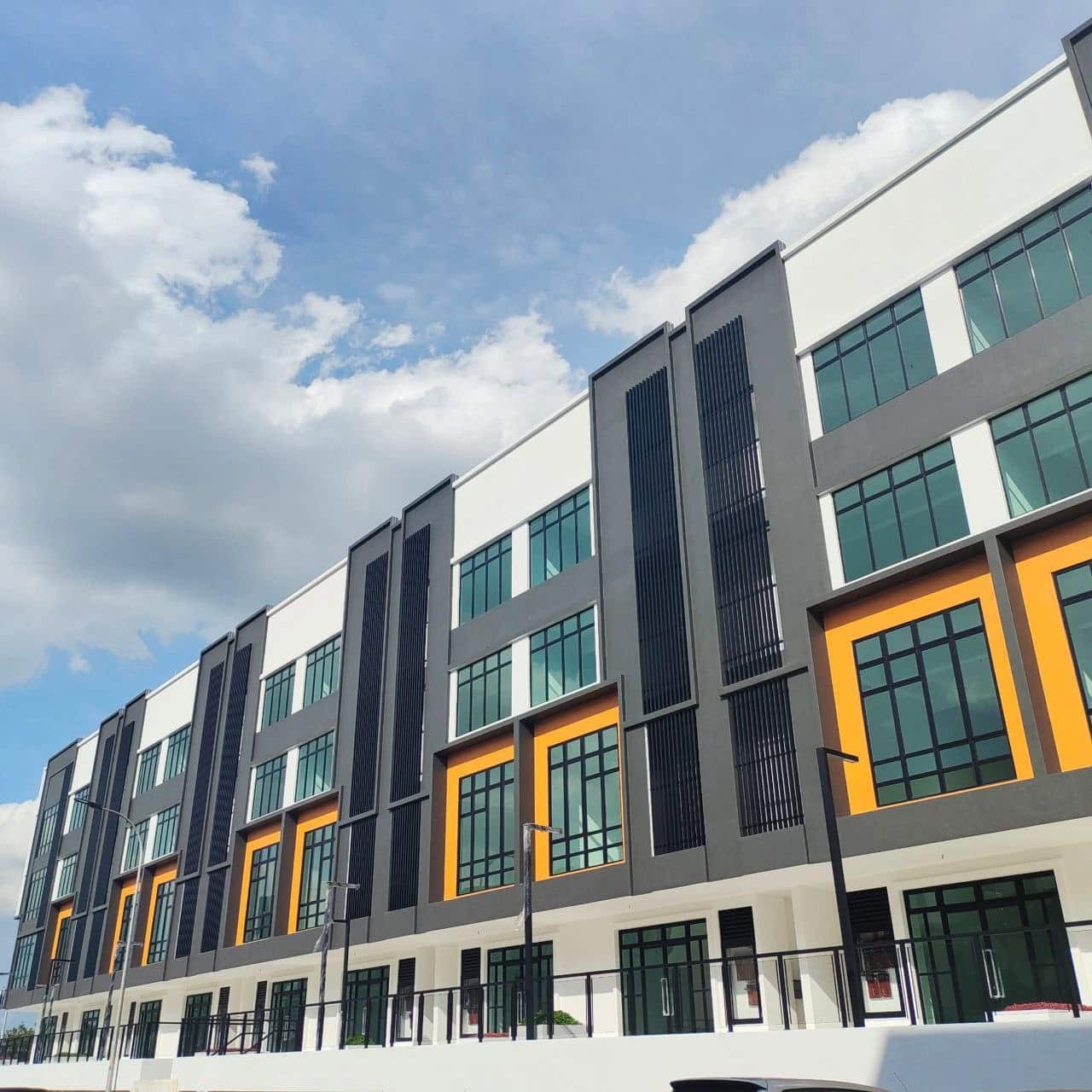 4 Storey Shoplot with lift Pelangi Avenue 3