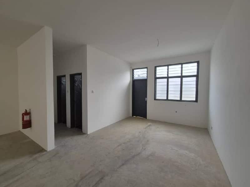 Endlot Single Storey Shoplot Jalan Puyuh Bandar Putra Kulai 5