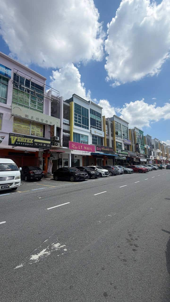 3 Storey Shop lot Taman Mutiara Mas