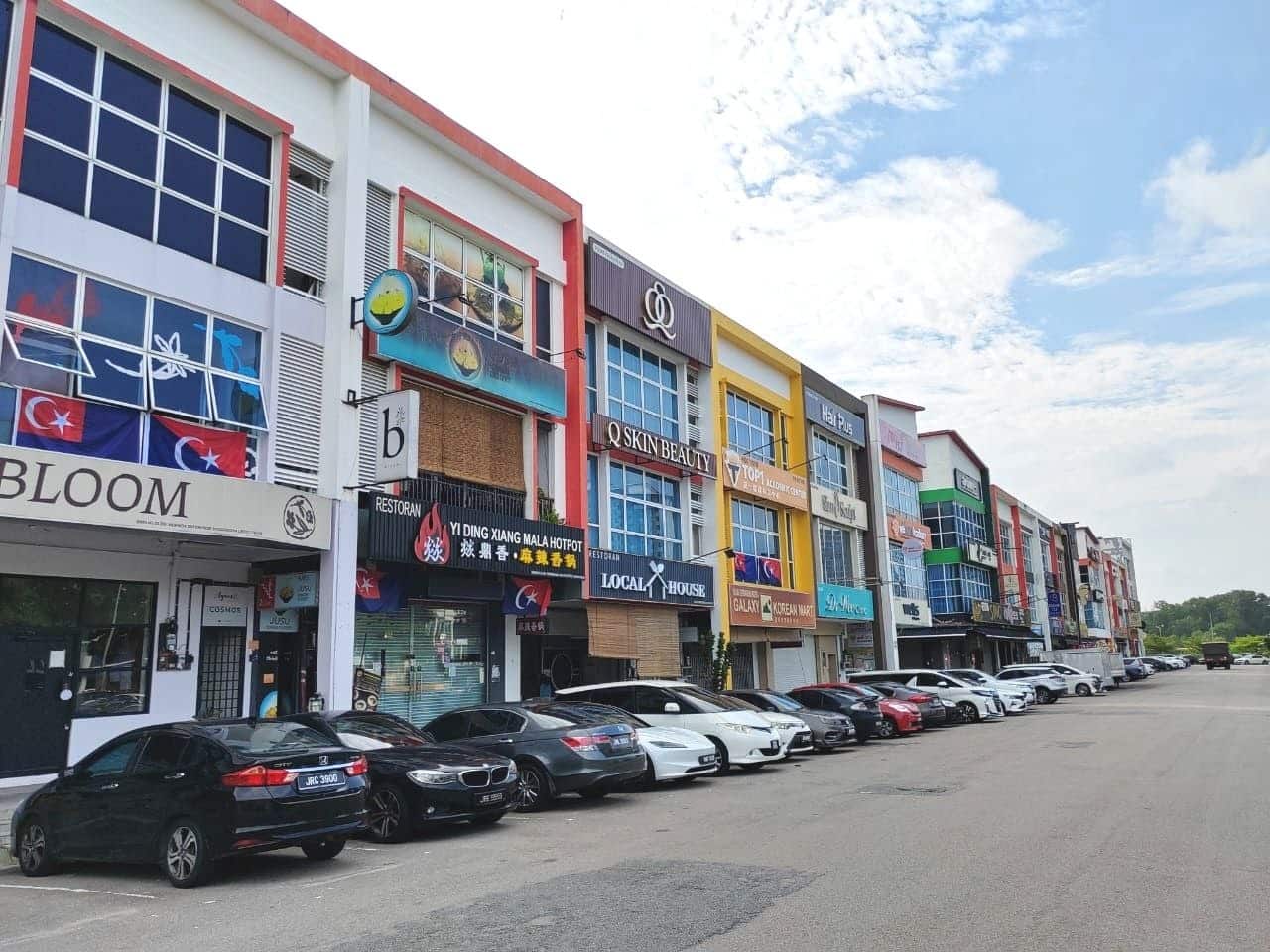 3 storey shoplot Taman Mount Austin